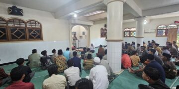 Purnawirawan Densus 88 Antiteror memberikan edukasi kepada santri dan warga LDII Magetan di Pondok Pesantren Baitul Ulum Al Islami Plaosan Magetan Jumat 3012026 Foto Dok LINES Magetan