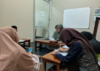 Generus PAC LDII Gunung Anyar mengikuti pengajian tentang ibadah kurban di Gedung TPQ Nurul Hikmah Surabaya Rabu 281 Foto Dok LINES Surabaya