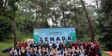 Remaja LDII Pasuruan berfoto bersama dalam kegiatan SENADA di Trawas untuk mempererat kebersamaan dan kekompakan Minggu 12 Foto LINES Pasuruan