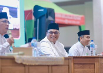 ketuadpwldiijatimamrodjikonawi | LDII JAWA TIMUR Ketua DPW LDII Jawa Timur H Moch Amrodji Konawi tengah saat menghadiri buka puasa bersama dan santunan anak yatim dhuafa di Pondok Pesantren Al Ubaidah Kertosono Nganjuk Selasa 2422026 Foto PID Al Ubaidah