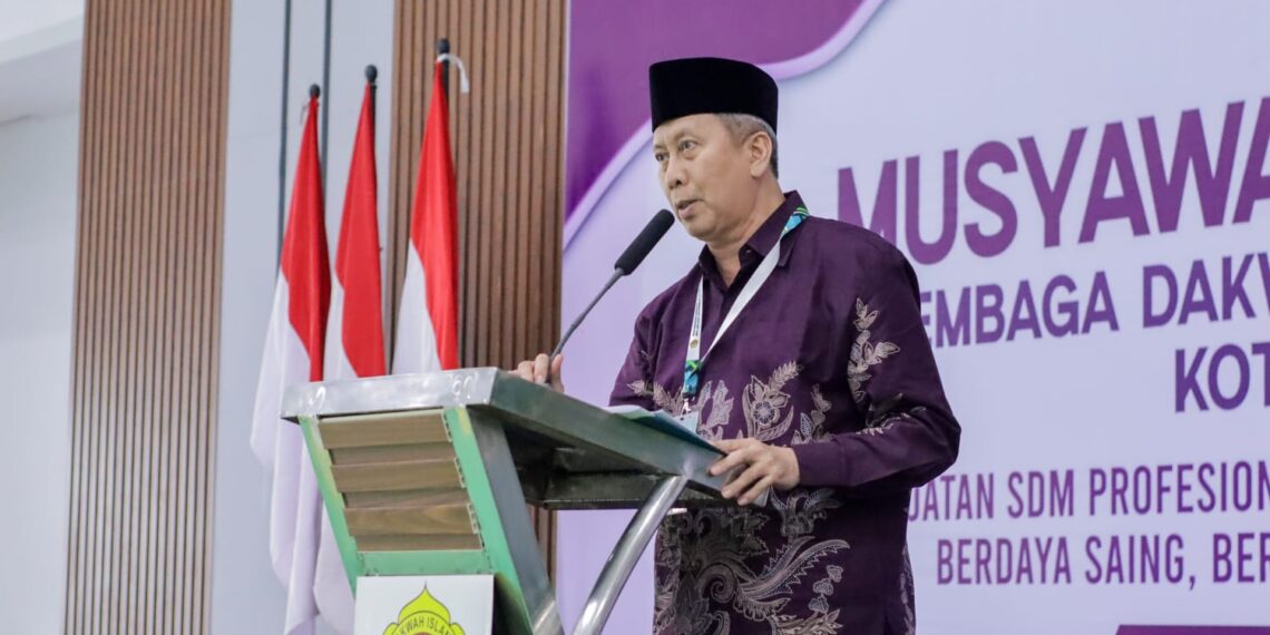 H Suhartono menyampaikan sambutan usai terpilih kembali secara aklamasi sebagai Ketua DPD LDII Kota Mojokerto dalam Musyawarah Daerah LDII Kota Mojokerto Foto Dok LINES Mojokerto
