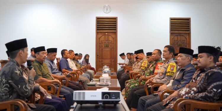 koordinasi3pilarburenganbersamapengurusponpeswalibarokahkediri | LDII JAWA TIMUR Rapat koordinasi Ponpes Wali Barokah Kediri bersama Tiga Pilar Kelurahan Burengan dan Banjaran serta Ketua RTRW Foto KIM PPWB