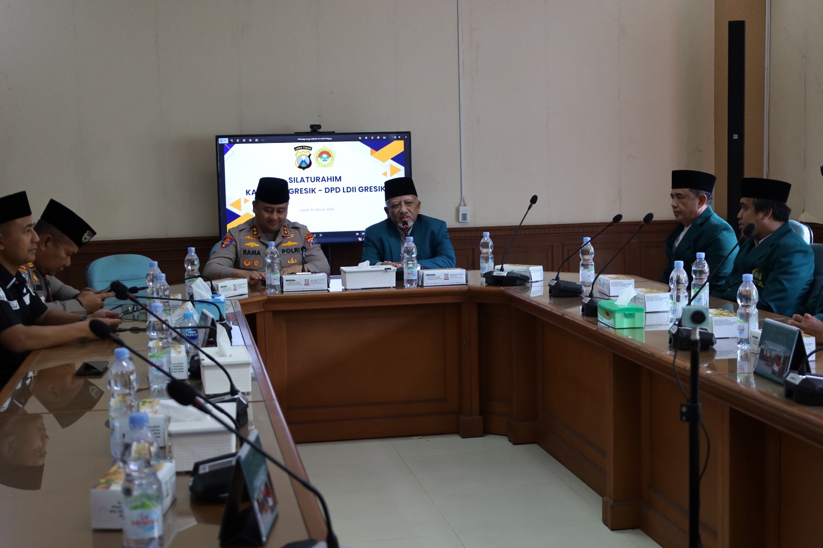 Pengurus DPD LDII Gresik menerima silaturahim Kapolres Gresik AKBP Ramadhan Nasution bersama jajaran Pejabat Utama PJU Rabu 1822026 Pertemuan itu membahas penguatan kamtibmas menjelang Ramadhan 1447 H Foto Dok LINES Gresik