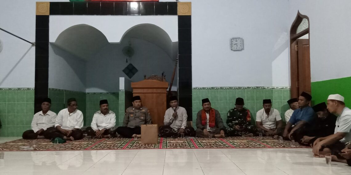 LDII Mojoagung bersama NU Muhammadiyah dan MUI setempat menghadiri Safari Ramadan dan Tarawih Keliling Tarling putaran kedua yang digelar Camat dan Muspika Mojoagung di Masjid Al Anwar Desa Kedunglumpang Dok LINES Jombang