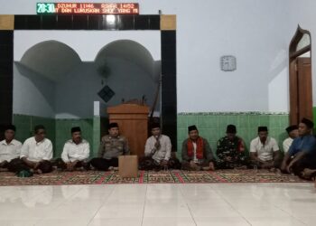 muspika mojoagung | LDII JAWA TIMUR LDII Mojoagung bersama NU Muhammadiyah dan MUI setempat menghadiri Safari Ramadan dan Tarawih Keliling Tarling putaran kedua yang digelar Camat dan Muspika Mojoagung di Masjid Al Anwar Desa Kedunglumpang Dok LINES Jombang