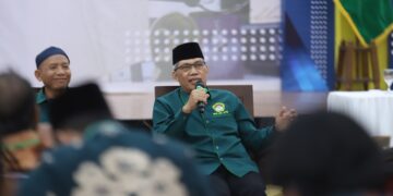 Wakil Ketua DPW LDII Jawa Timur Agung Riyanto memberi arahan dalam pelatihan jurnalistik Sabtu 72 di Gedung Serba Guna Sabilurrosyidin Surabaya Foto Dok LINES Jatim
