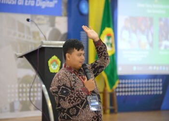 Anggota LDII News Network LINES DPP LDII Faqihu Sholih mengingatkan agar jurnalis LDII tidak ikut larut dalam arus informasi negatif yang beredar luas di internet tanpa melalui proses verifikasi dan kontrol yang memadai Dok LINES