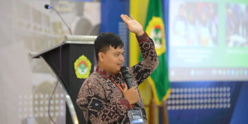 Anggota LDII News Network LINES DPP LDII Faqihu Sholih mengingatkan agar jurnalis LDII tidak ikut larut dalam arus informasi negatif yang beredar luas di internet tanpa melalui proses verifikasi dan kontrol yang memadai Dok LINES