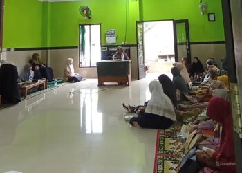 Pengajian rutin bertema “Pemberdayaan Ibu sebagai Fondasi Strategis dalam Mencetak Generasi Unggul” digelar PC LDII Mojoagung sebagai upaya menguatkan peran ibu menghadapi tantangan era digital, Minggu (8/2). Dok: LINES.