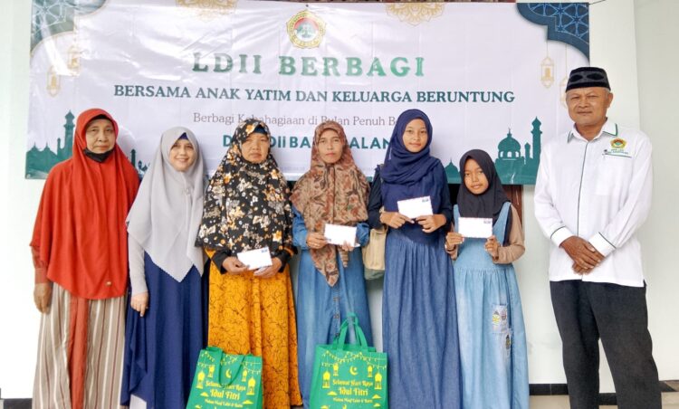 DPD LDII Bangkalan menyalurkan 75 paket santunan kepada anak yatim dan keluarga beruntung di Aula Sabilul Muttaqin Junok Minggu 83 pagi Dok LINES Jatim