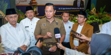 Menteri Koordinator Bidang Infrastruktur dan Pembangunan Kewilayahan Agus Harimurti Yudhoyono di Ponpes Minhajurrosyidin Foto LINES