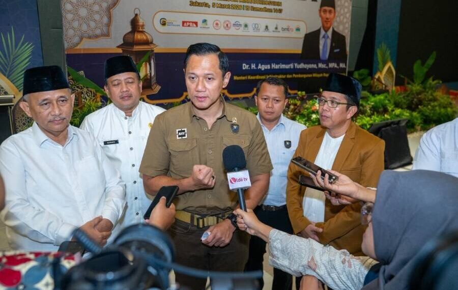 Menteri Koordinator Bidang Infrastruktur dan Pembangunan Kewilayahan Agus Harimurti Yudhoyono di Ponpes Minhajurrosyidin Foto LINES