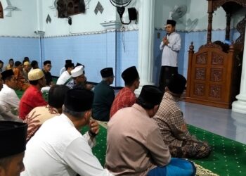 Warga LDII bersama unsur Muspika mengikuti Safari Ramadan yang diselenggarakan Majelis Ulama Indonesia (MUI) Sukodadi di Masjid An Namiroh. Foto: LINES Lamongan