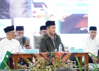 Ketua PCNU Kota Kediri KH Abu Bakar Abdul Jalil Gus Ab menyampaikan tausiyah tentang kesabaran dalam ibadah puasa pada acara silaturahim dan buka puasa di Ponpes Wali Barokah Kediri Foto KIM PPWB