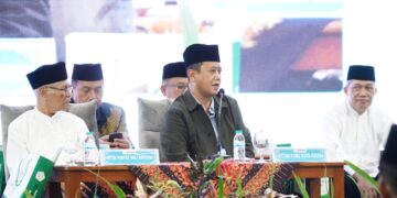 Ketua PCNU Kota Kediri KH Abu Bakar Abdul Jalil Gus Ab menyampaikan tausiyah tentang kesabaran dalam ibadah puasa pada acara silaturahim dan buka puasa di Ponpes Wali Barokah Kediri Foto KIM PPWB