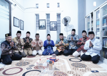 Pengurus DPW LDII Jatim saat bersilaturahim dengan Prof KH Noor Harisudin di Jember Foto LINES Jatim