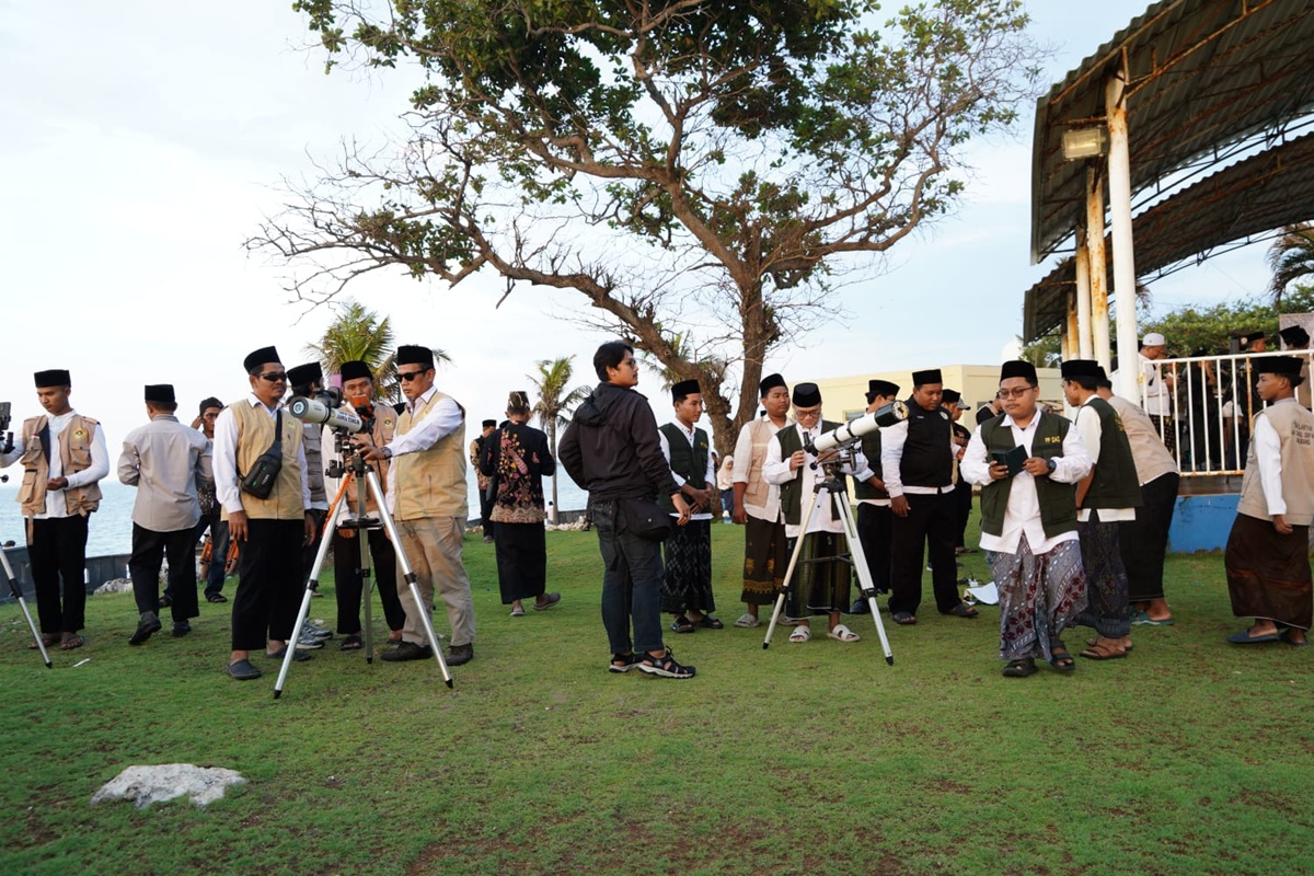 Pengamatan hilal penentuan 1 Syawal 1447 H di Pantai Tanjung Kodok Lamongan 