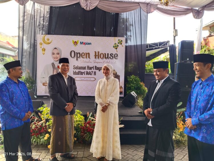 Pengurus Pondok Pesantren Wali Barokah menghadiri open house Idul Fitri 1447 Hijriah yang digelar Wali Kota Kediri Vinanda Prameswati Foto KIM PPWB