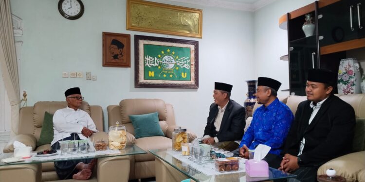 penguruswalibarokahkunjungiketummui | LDII JAWA TIMUR Pengurus Ponpes Wali Barokah Kediri silaturahim ke Ketum MUI KH Anwar Iskandar Foto KIM PPWB