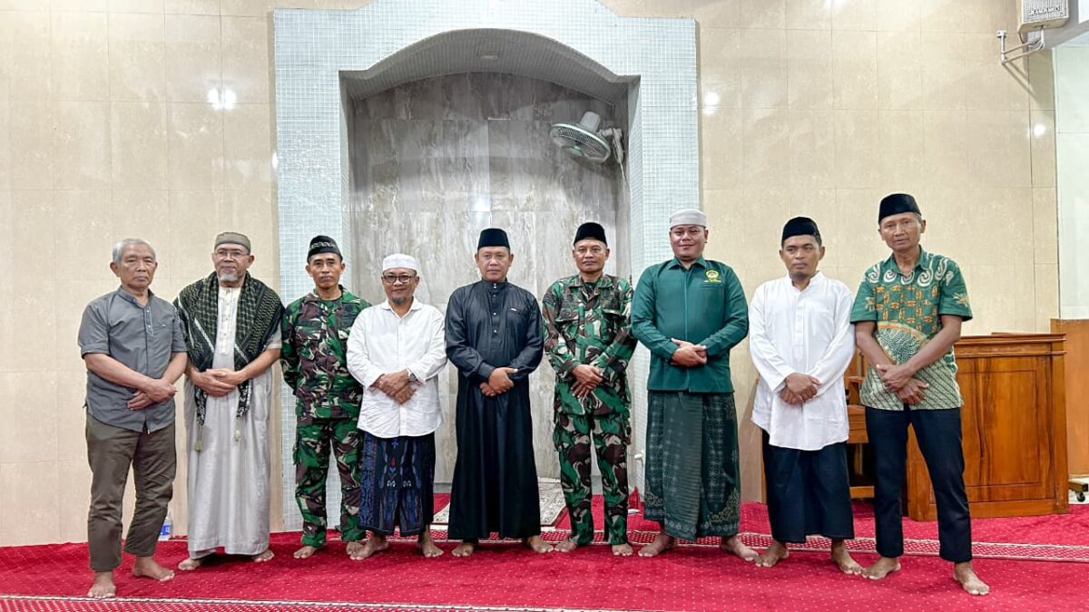 Jajaran Koramil Kaliwates bersama tokoh masyarakat setempat