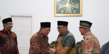 Silaturahim Syawal pengurus DPW LDII Jawa Timur dengan Wakil Ketua Umum MUI Jawa Timur Prof KH Halim Soebahar di Jember Foto LINES Jatim