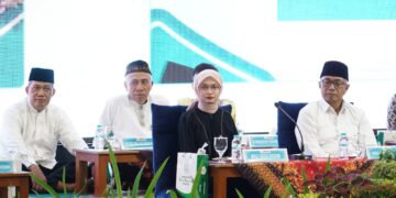 Wali Kota Kediri Vinanda Prameswati tengah bersama Wakil Wali Kota Kediri Qowimuddin menghadiri silaturahim dan buka puasa bersama di Ponpes Wali Barokah Kota Kediri Rabu 432026 Foto KIM PPWB