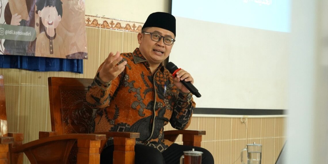 Praktisi parenting dr H Heris Setiawan Kusumaningrat Foto LINES Kediri