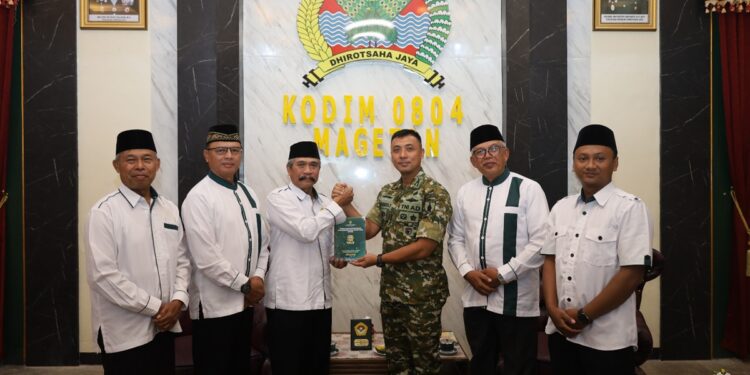Pengurus DPD LDII Magetan bersama Dandim 0804 Letkol Inf Omi Girindra Sasmito Foto LINES Magetan