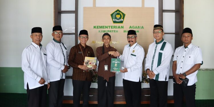 kemenagbersamaldiimagetan | LDII JAWA TIMUR Kunjungan DPD LDII Magetan ke Kementerian Agama Foto LINES Magetan