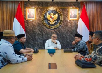 Menteri Koordinator Bidang Pangan Zulkifli Hasan saat menerima kunjungan DPP LDII Foto LINES