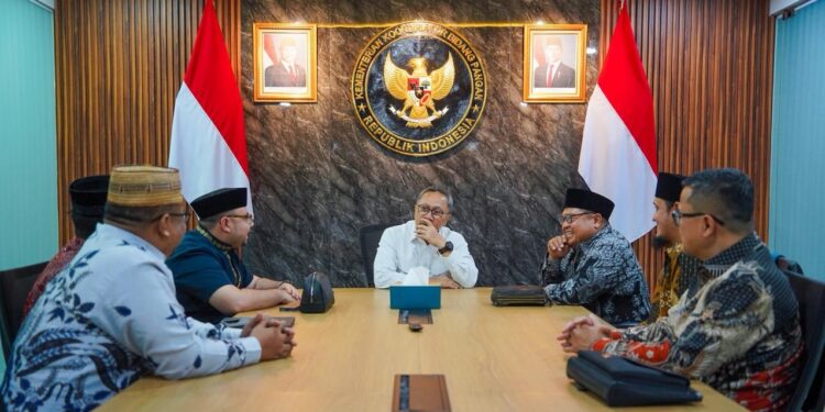 Menteri Koordinator Bidang Pangan Zulkifli Hasan saat menerima kunjungan DPP LDII Foto LINES