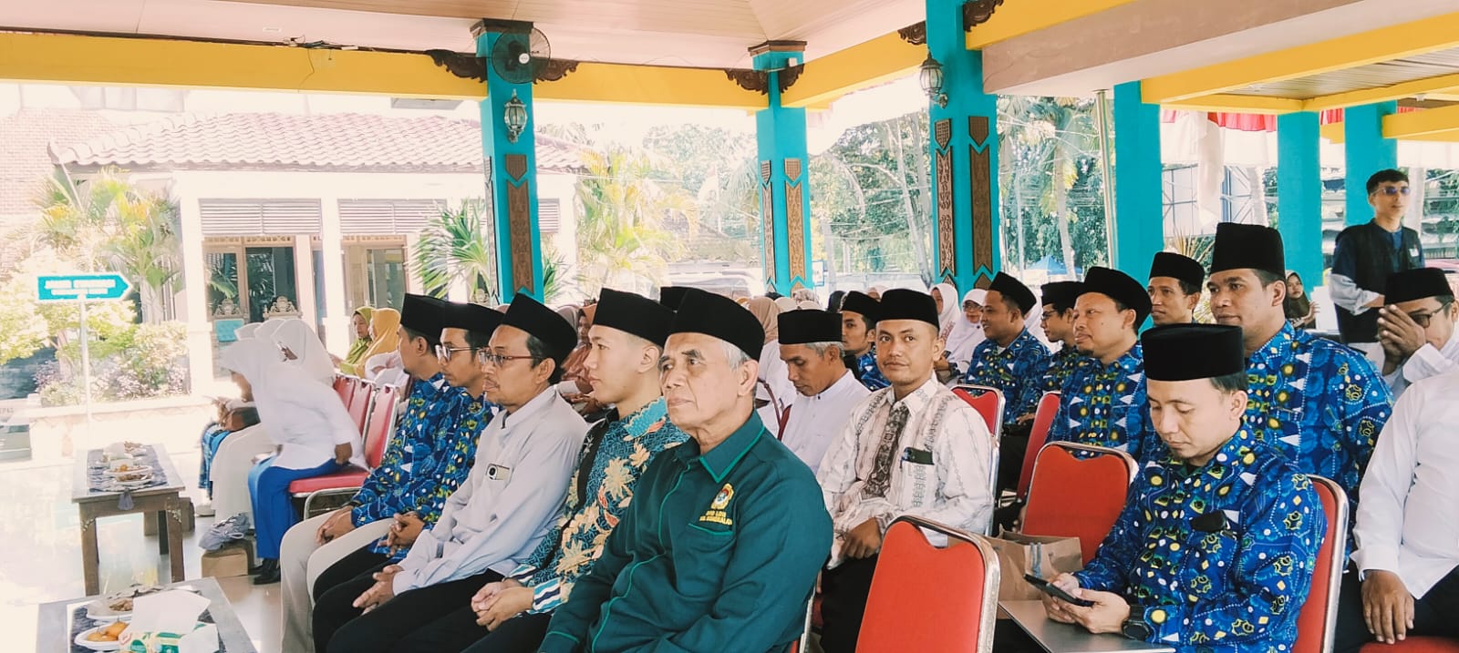 Pengurus DPD LDII Kabupaten Bangkalan menghadiri undangan Rapat Kerja Raker Pengurus Daerah Badan Kontak Majelis Taklim BKMT Kabupaten Bangkalan yang digelar pada Kamis pagi 234 Dok LINES Bangkalan