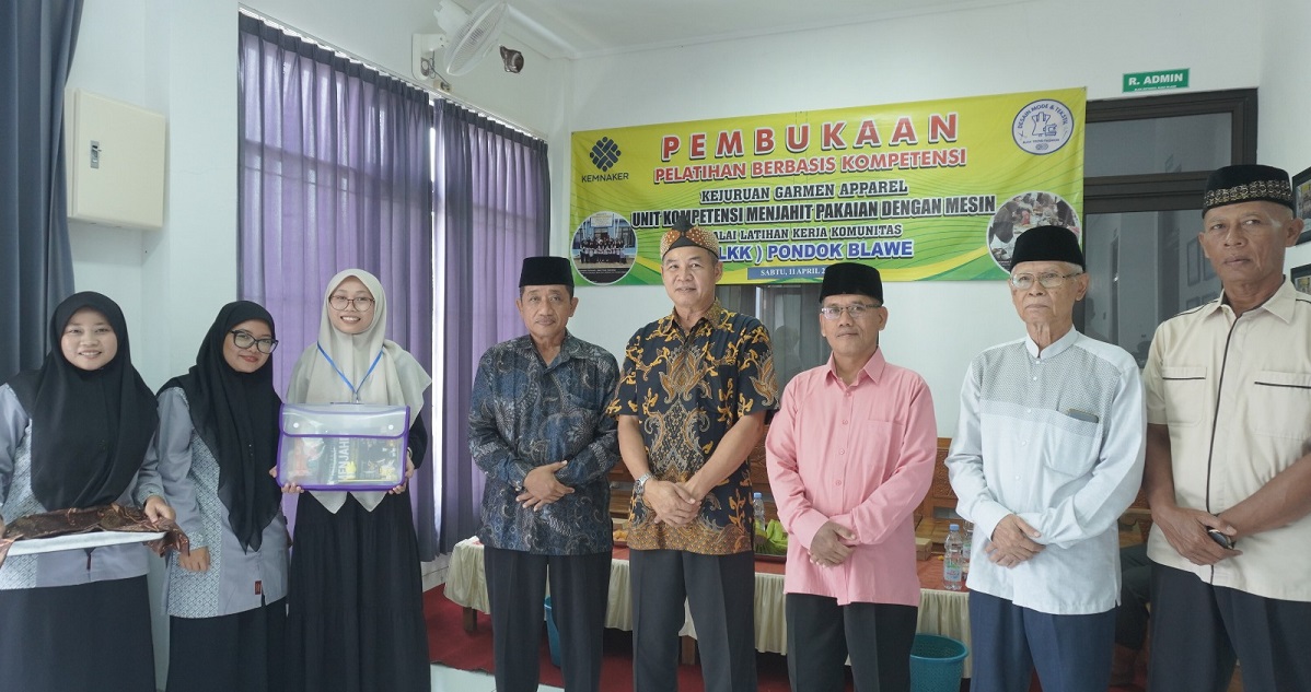 Pembukaan pelatihan menjahit di BLKK Miftahul Huda Blawe
