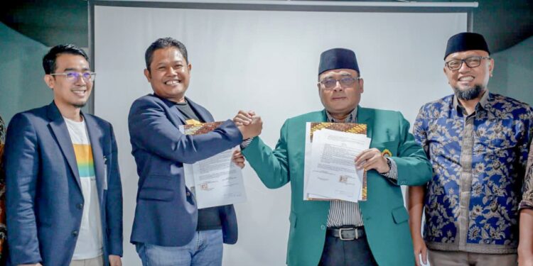 rogram Inkubasi Bisnis hasil kolaborasi antara Bank Syariah Indonesia dan Lembaga Dakwah Islam Indonesia Jawa Timur digelar dalam bentuk webinar pada Sabtu 2504 Kegiatan ini diikuti ratusan pelaku UMKM baik secara daring maupun luring yang terpusat di Gedung UMKM BSI Surabaya Dok LINES Jatim