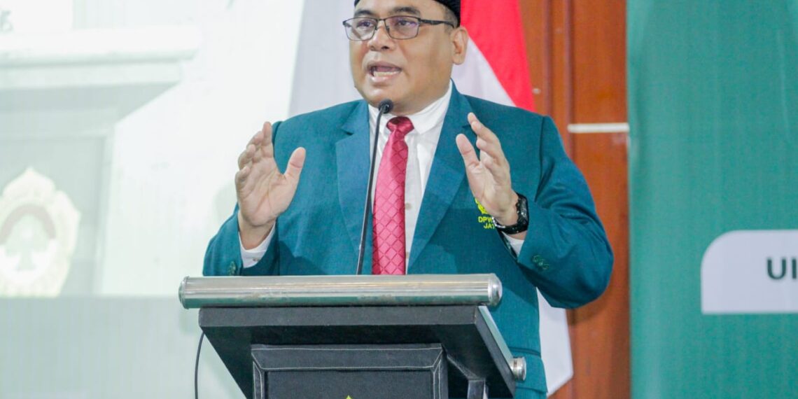 Ketua DPW LDII Jawa Timur Moch Amrodji Konawi memaparkan tiga fokus pendidikan LDII yakni pendidikan urusan dunia pendidikan keagamaan dan pendidikan karakter Menurutnya ketiga aspek tersebut diharapkan dapat menciptakan keseimbangan antara urusan dunia dan akhirat Dok LINES Jatim