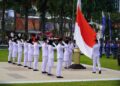 UpacaraPeringatnHariKebangkitanNasional2026PemprovJatim | LDII JAWA TIMUR Pasukan pengibar bendera menaikkan Sang Merah Putih saat upacara peringatan Hari Kebangkitan Nasional ke 118 di Gedung Negara Grahadi Surabaya Rabu 2052026 Foto LINES Jatim