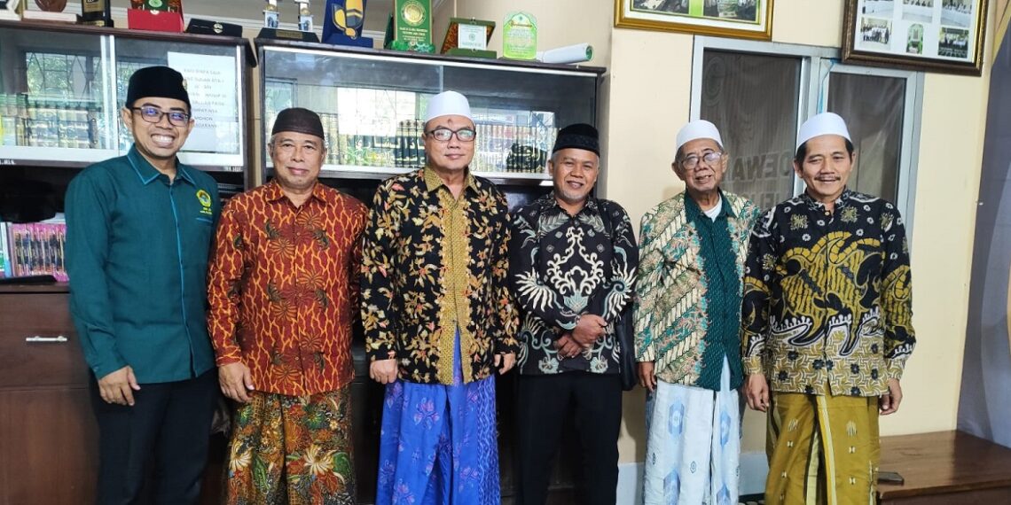 Ketua DPD LDII Pasuruan Andik Dwi Susanto bersama jajaran saat audiensi dengan Majelis Ulama Indonesia Kabupaten Pasuruan Foto LINES Pasuruan