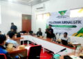 jurnalis tvOne Umar Sanusi bekali generasi muda LDII Jombang tentang teknik peliputan di lapangan. Foto: LINES Jombang