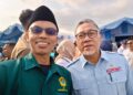 wakilketualdiitubanbersamamenkopanganzulhas | LDII JAWA TIMUR Wakil Ketua DPD LDII Tuban Ahmad Basori bersama Menko Pangan Zilkifli Hasan saat mengikuti panen jagung di Desa Tuwiriwetan Foto LINES tuban