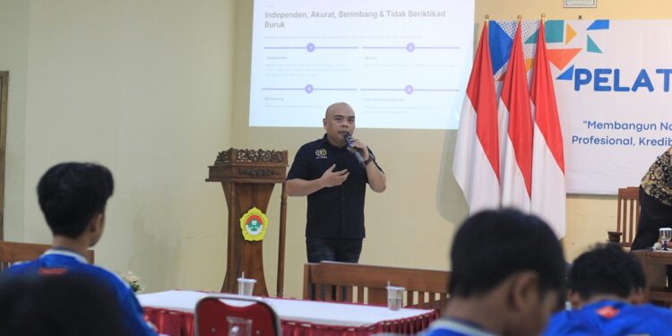 KetuaPWIJemberSugengPrayitno | LDII JAWA TIMUR Ketua PWI Jember Sugeng Prayitno Foto LINES Jember