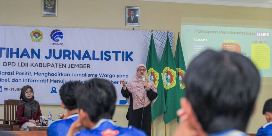 Pengurus KIM DPP LDII Widi Yunani memaparkan berdirinya LINES dilatarbelakangi oleh kebutuhan strategis organisasi dalam merespon derasnya arus transformasi digital dan keterbukaan informasi Dok LINES Jember