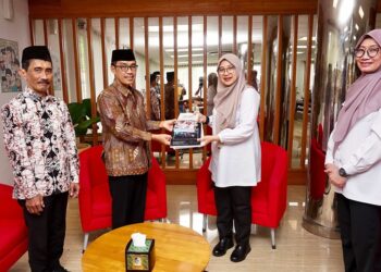 Bupati Banyuwangi Ipuk Fiestiandani menerima audiensi DPD LDII Banyuwangi yang membahas penguatan generasi muda di era digital.