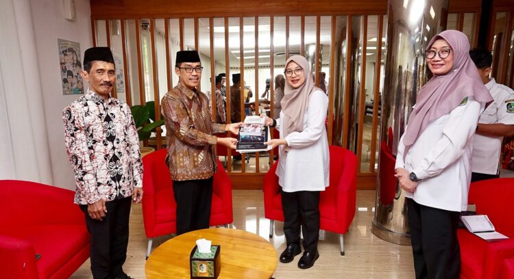 Bupati Banyuwangi Ipuk Fiestiandani menerima audiensi DPD LDII Banyuwangi yang membahas penguatan generasi muda di era digital