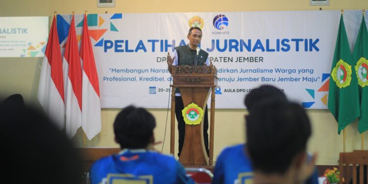 diskominfojemberpelatihanjurnalistikldii | LDII JAWA TIMUR Kabid Media Diskominfo Jember Sandi Cahyono Foto LINES Jember