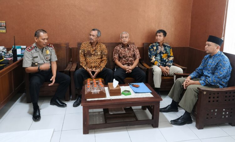 Pengurus PC LDII Pacitan melakukan silaturahim dan koordinasi dengan Kapolsek Iptu Yuyun Krisna Foto LINES Pacitan