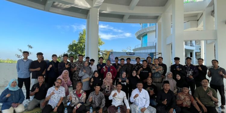 pemudaldiibersamakarangtarunagresik | LDII JAWA TIMUR Pemuda LDII bersama pengurus Karang Taruna OPD Gresik Foto LINES Gresik