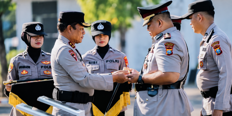 KapolrestaTubanterbaruKombesPolJazuliDaniIriawan | LDII JAWA TIMUR Prosesi pelantikan Kombes Pol Jazuli Dani Iriawan sebagai Kapolresta Tuban dalam upacara pengukuhan Polresta Tuban yang dipimpin Kapolda Jawa Timur Irjen Pol Nanang Avianto Rabu 1572026