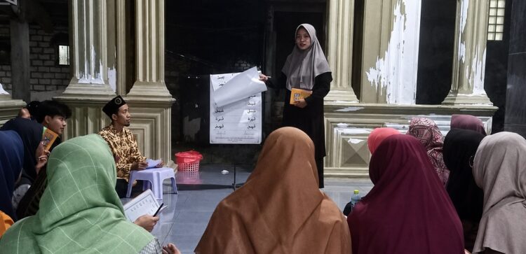 LDIILamonganGelarDiklatTilawatiuntukTingkatkanKompetensiPengajarTPQ | LDII JAWA TIMUR Pengajar TPQ dari berbagai kecamatan di Lamongan mengikuti sesi pembelajaran dalam Diklat Standardisasi Guru Al Quran Metode Tilawati Minggu 286 Foto LINES Lamongan