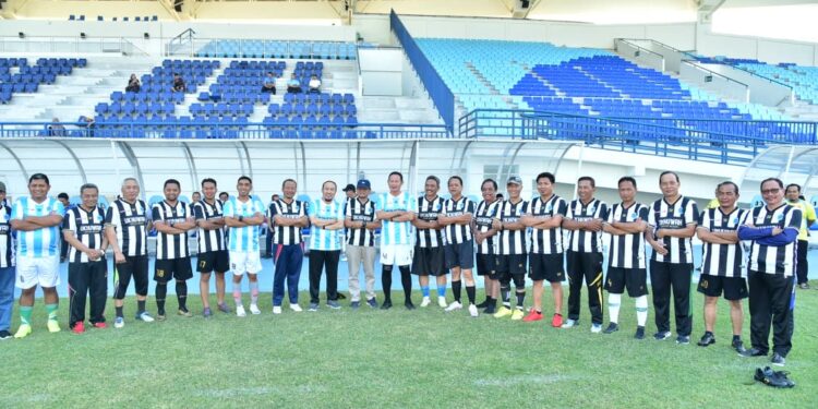 LDIILamonganIkutiBhinekaFriendlyMatch | LDII JAWA TIMUR Bhineka Friendly Match menjadi ajang memperkuat sinergi antarlembaga di Stadion Surajaya Lamongan Jumat 1772026 Foto LINES Lamongan