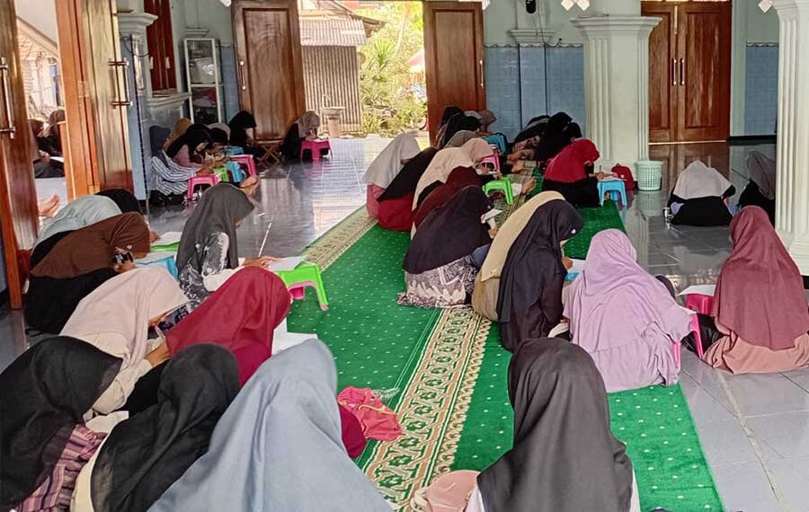 LDIISukodadiBekaliCaraBersuciBagiRemajaPutri | LDII JAWA TIMUR Mengisi liburan sekolah remaja putri mengikuti pengajian thaharah yang diselenggarakan PC LDII Kecamatan Sukodadi di Masjid An Namiroh Lamongan Rabu 2462026 Foto LINES Lamongan